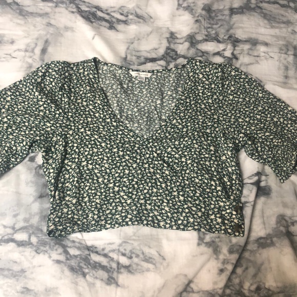 American eagle cropped floral tee